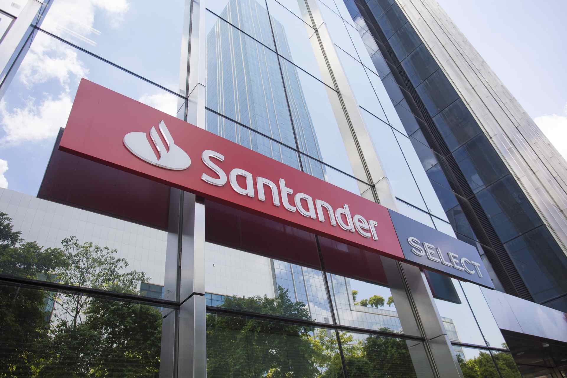 Programa de Trainee do Santander está com inscrições abertas