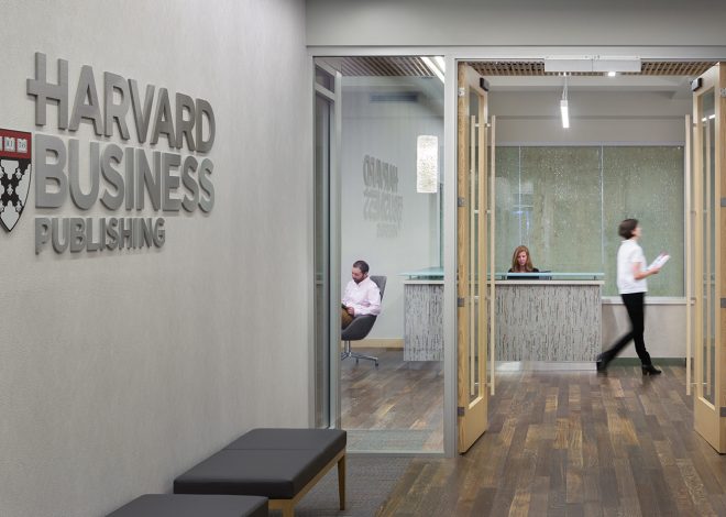 Santander e Harvard Business Publishing abrem 2 mil bolsas para melhorar a prática do ensino universitário