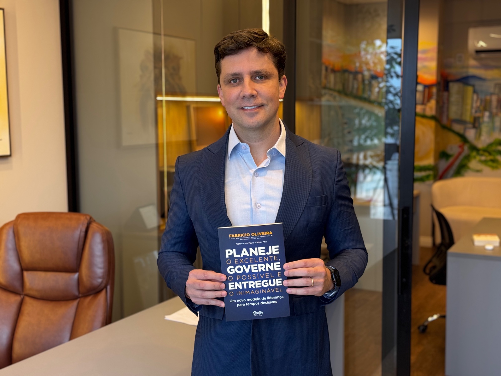 De Balneário Camboriú à “Dubai Brasileira”: Fabrício Oliveira lança livro sobre propósito e liderança transformadora
